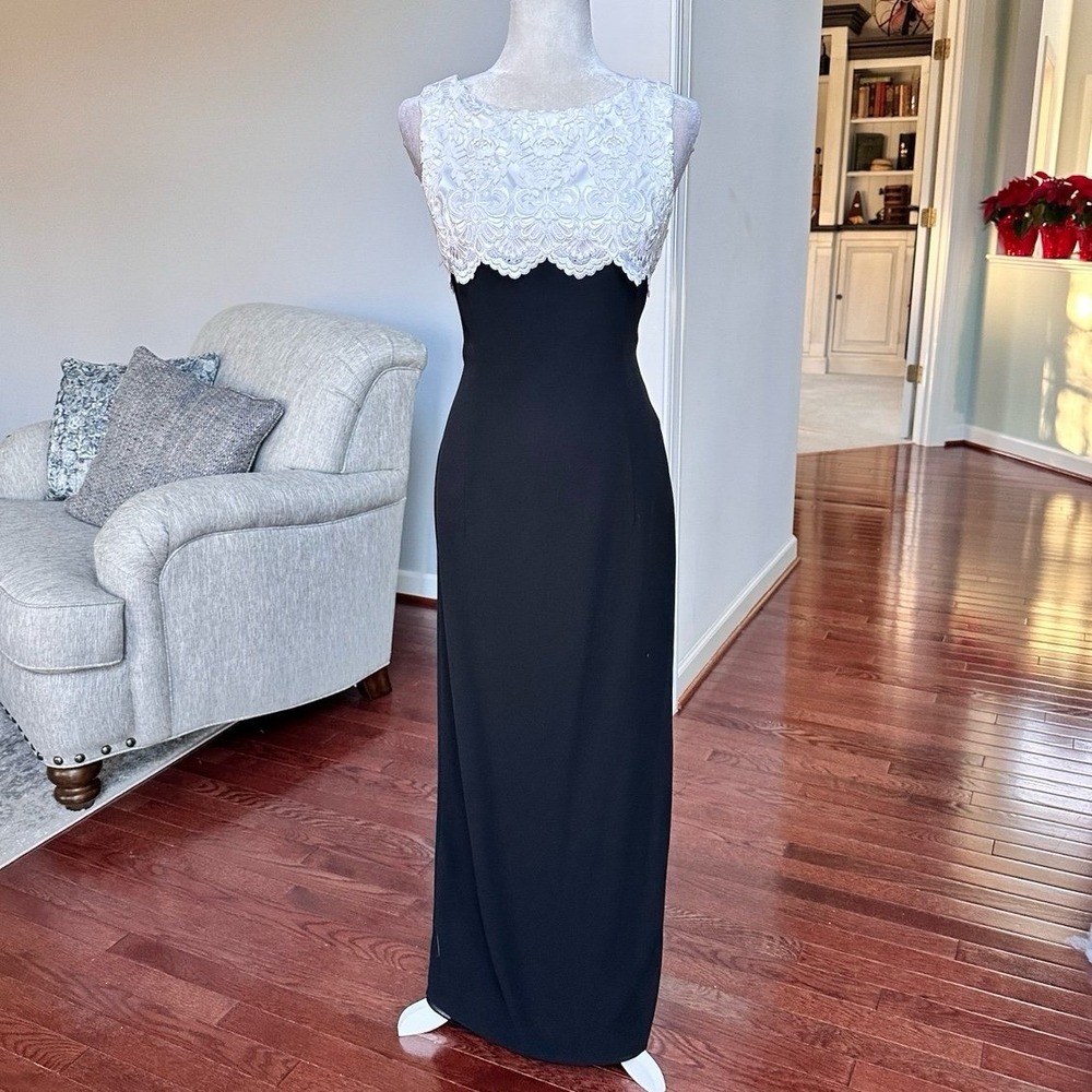 Vintage Scott McClintock Elegant White Lace Black Formal Gown Dress Size 10